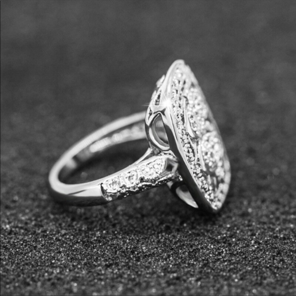 New Vintage 925 Silver Round Cut White Sapphire - Picture 2 of 3